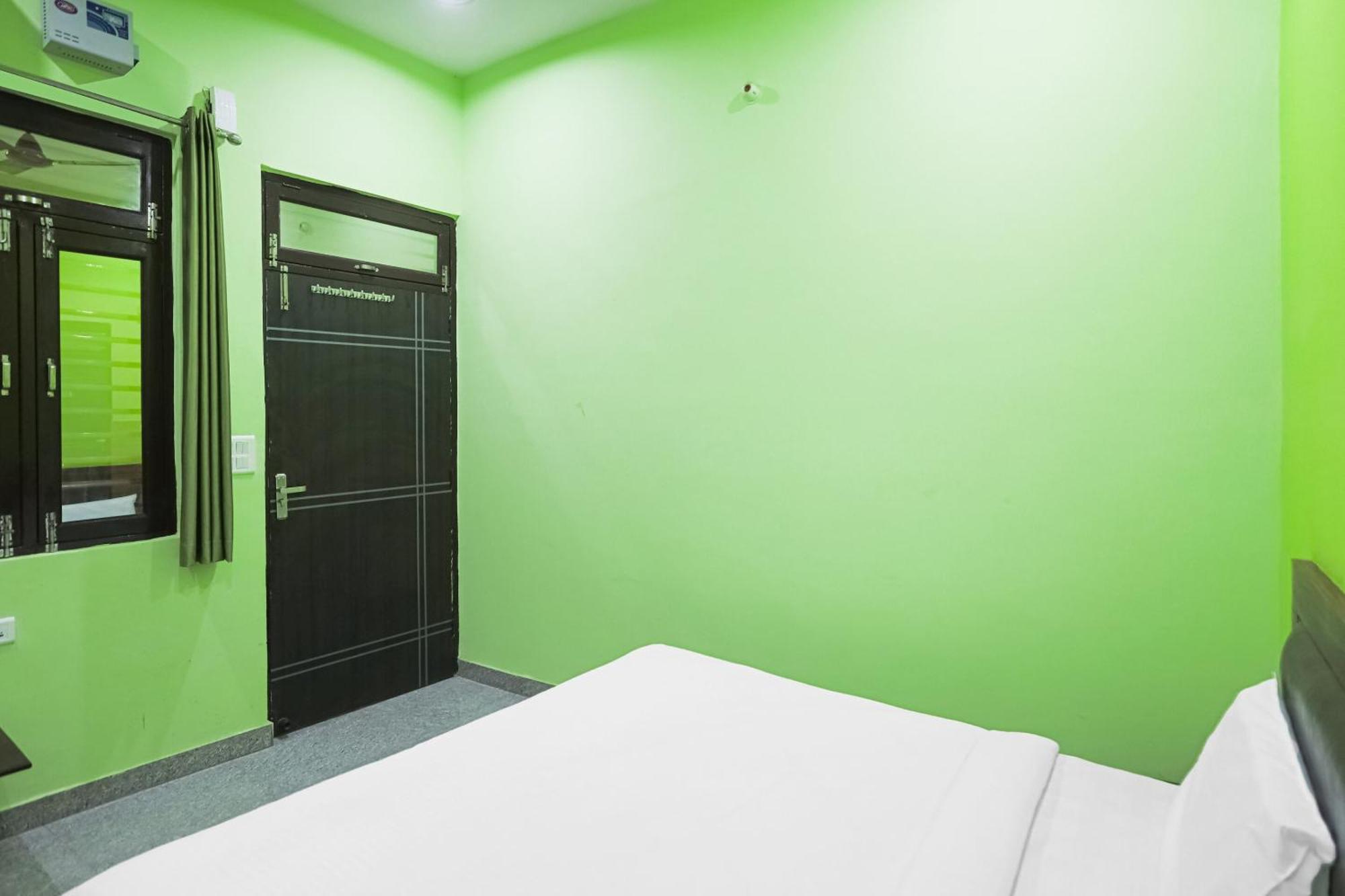 Capital O A-One Hotel Manesar Luaran gambar