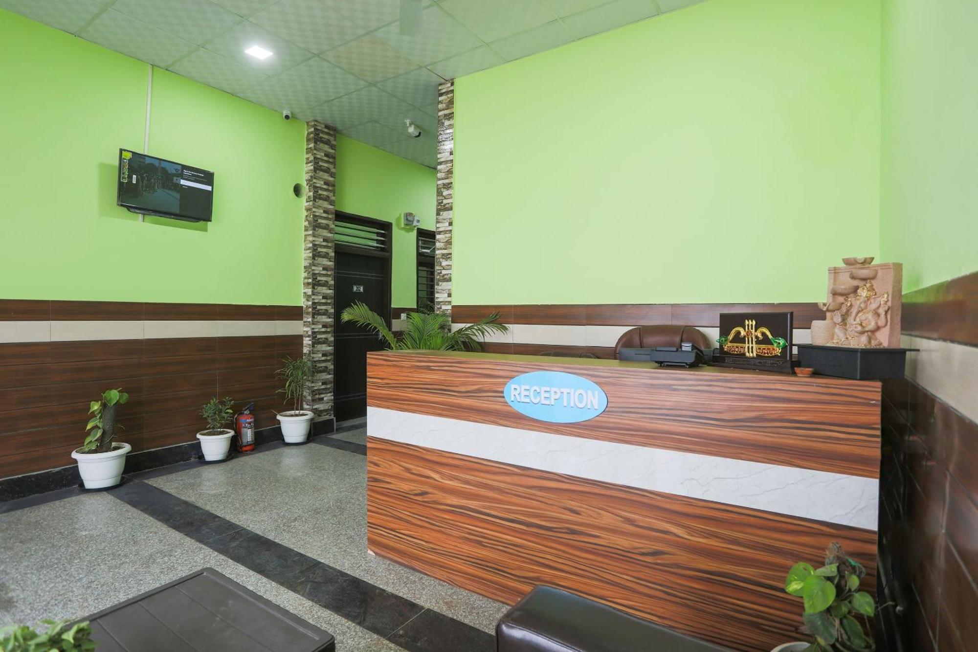 Capital O A-One Hotel Manesar Luaran gambar